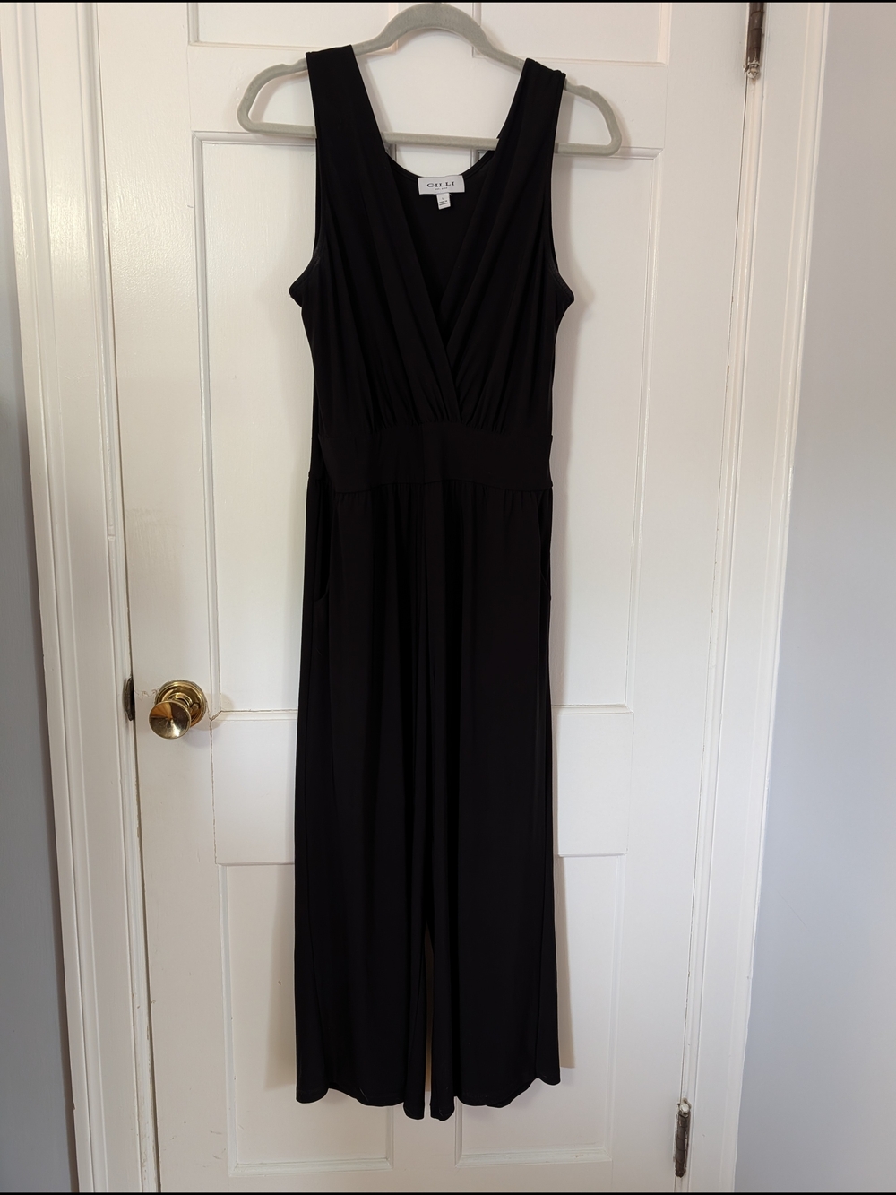 Gilli Black V-Neck Sleeveless Jumpsuit